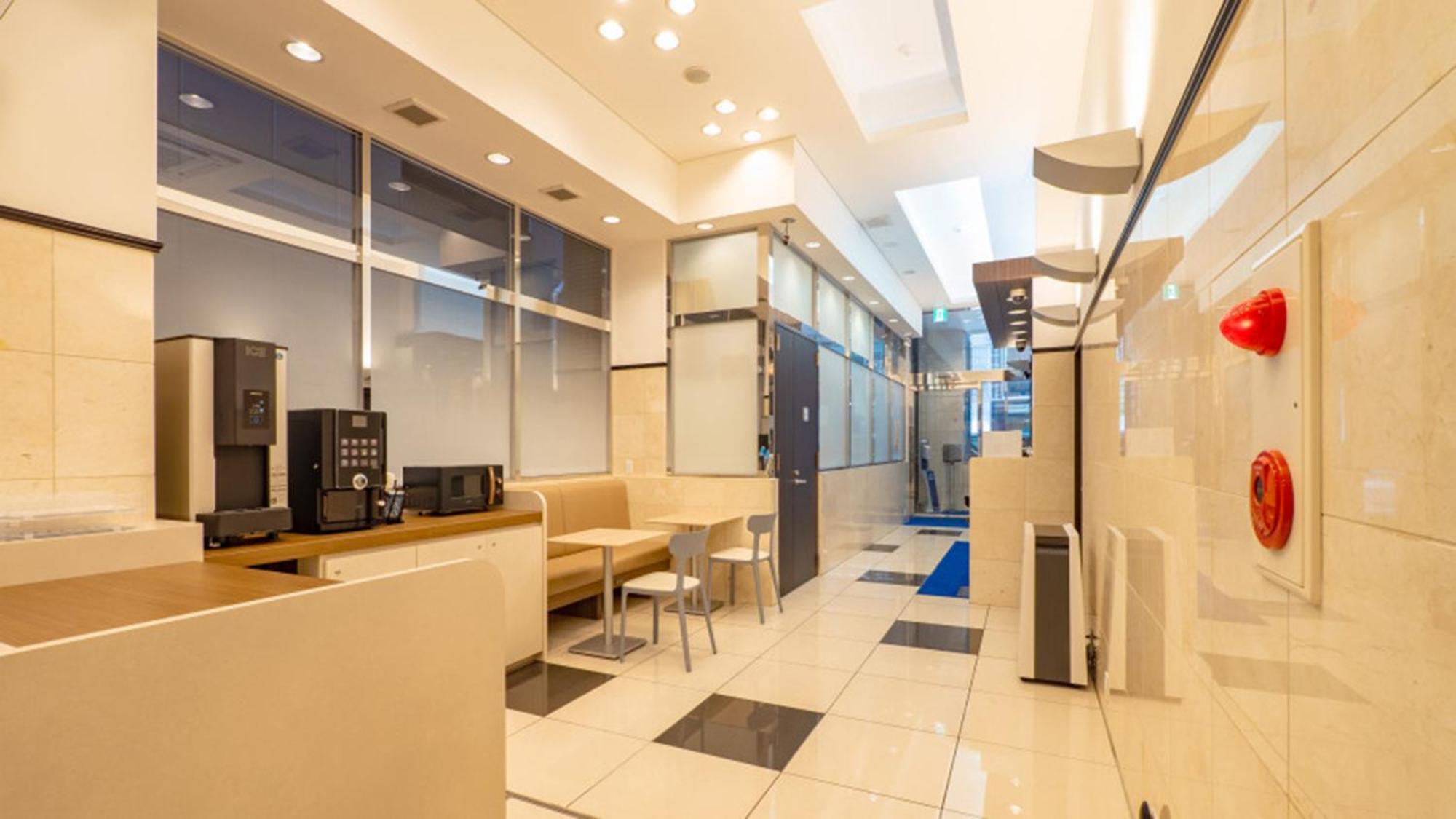 Toyoko Inn Tokyo Eki Yaesu Kita Guchi Екстер'єр фото